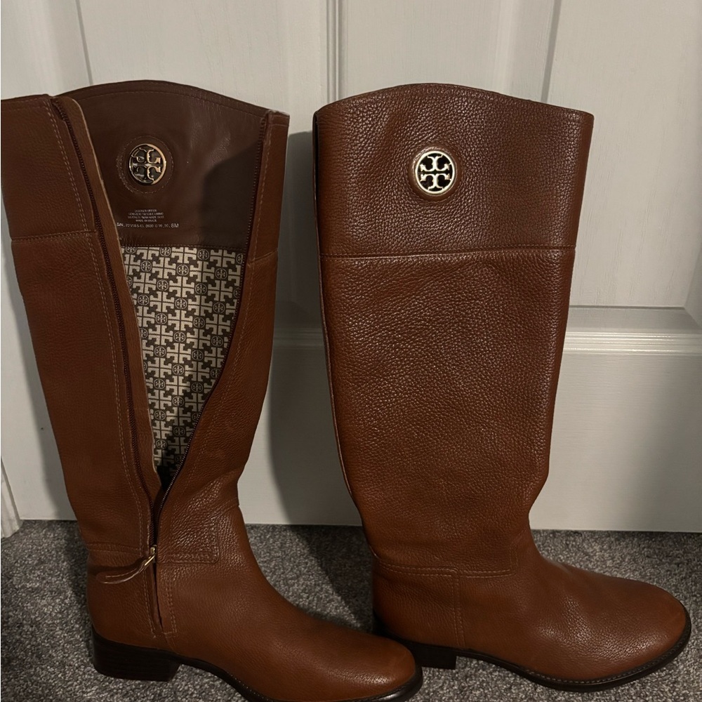 tory burch boots